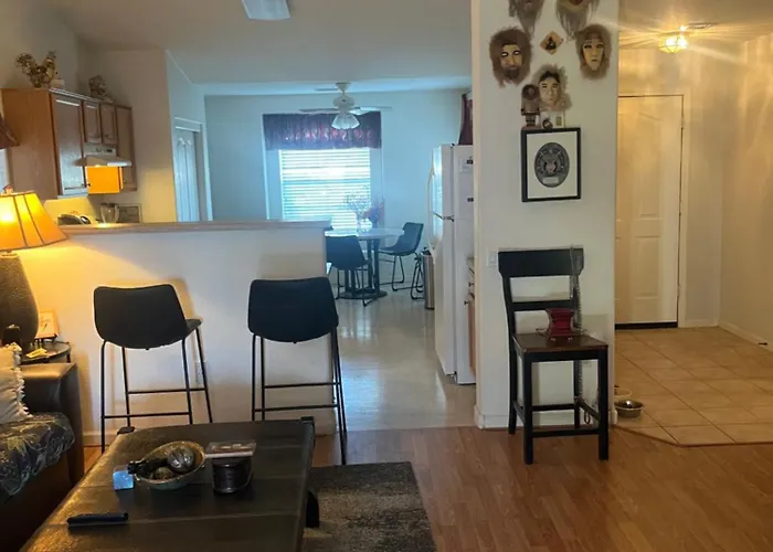 Chateau De Aleonee Homestay